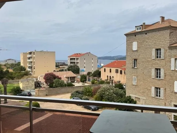 Propriano Port, Magnifique appartement T4 de 126 m2 avec 2 balcons et petite vue mer