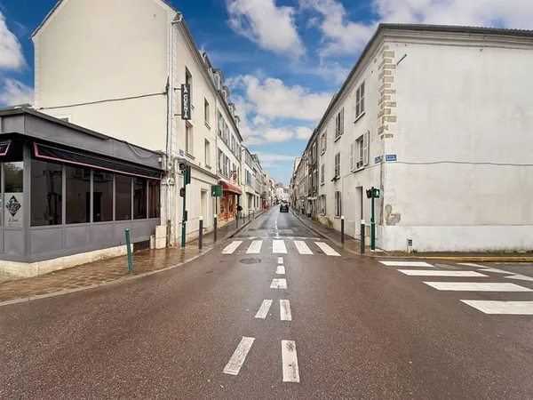 IMMEUBLE DE RAPPORT - PONTOISE - RER C
