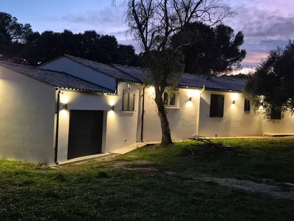 RARE À NÎMES - VILLA PLAIN-PIED 205 m² - 4 CHAMBRES - TERRAIN 2 800 m² - QUARTIER LA CIGALE