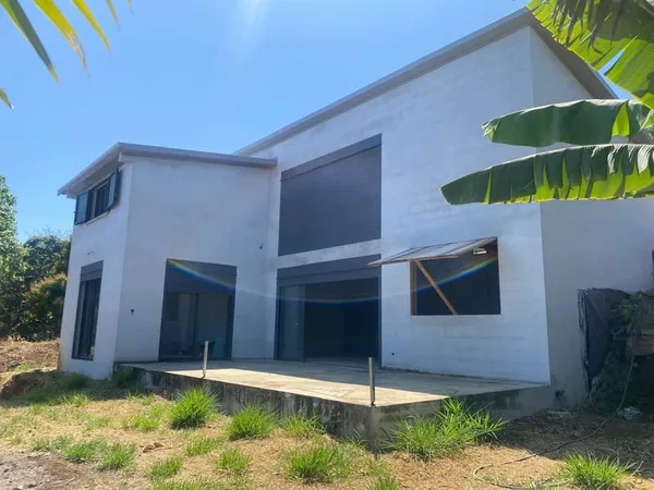 Villa 4/5 pièces ( construction hors d'air hors d'eau ) ave