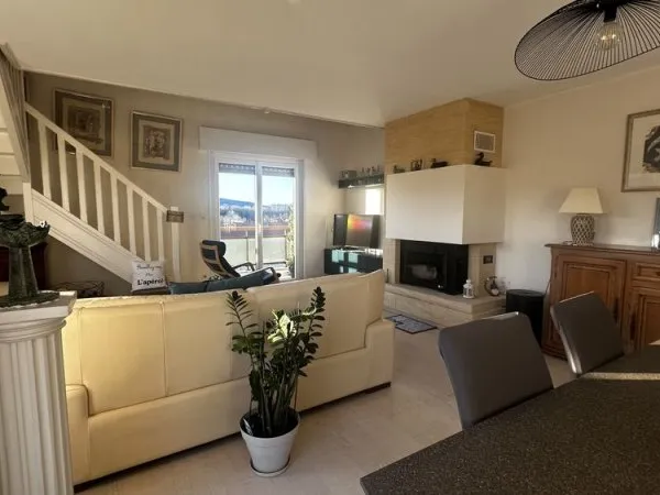 Au coeur de Reignier Lumineux duplex 4P