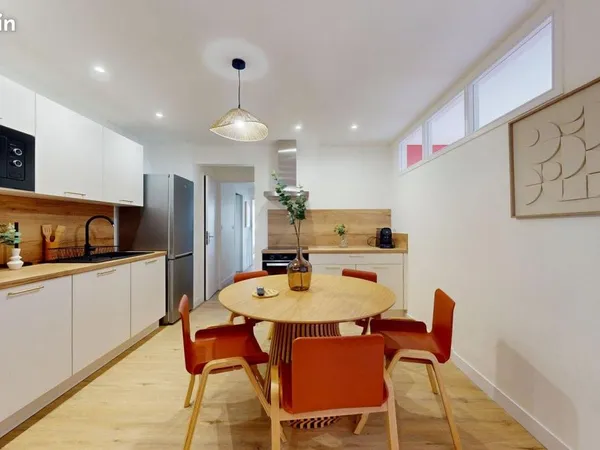 Chambre 6 pièces 89 m²