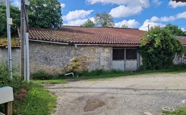 Hangar et granges ancienne en pierre à rénover