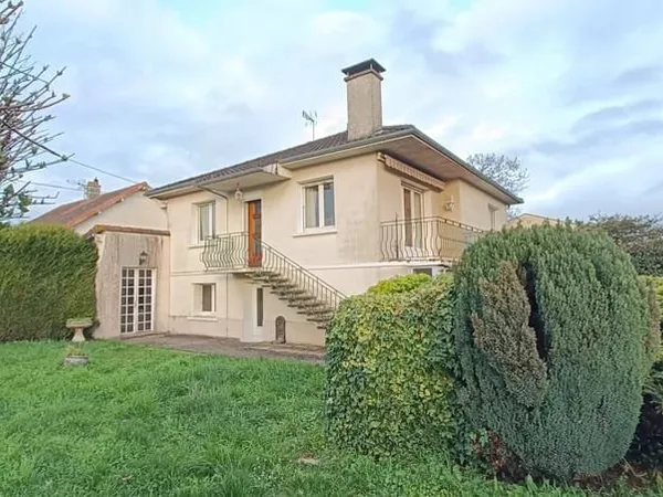 MAISON SUR SOUS-SOL PROCHE CENTRE NEUVILLE DE POITOU
