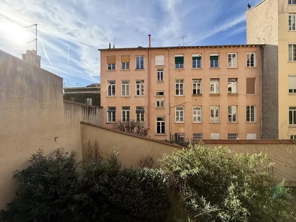 LYON 4 - T4 DE 94,10M2 AVEC BALCON