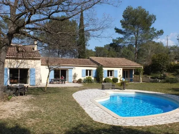 Villa 160 m² avec piscine sur 4 000 m² de terrain au calme à Fuveau (13710)