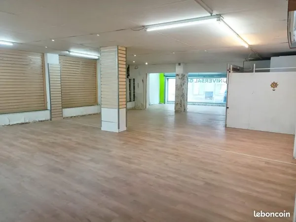 Local commercial 200 m²