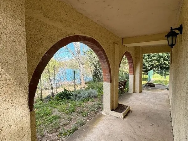 Maison atypique de 195 m² sur terrain de 5 800 m² - Vue exceptionnelle sur le fleuve Hérault et les 
