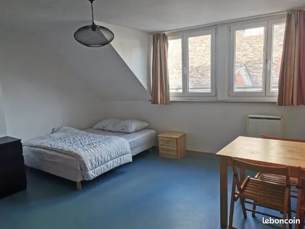 Appartement studio meublé 20m² centre ville - Place du 8 septembre
