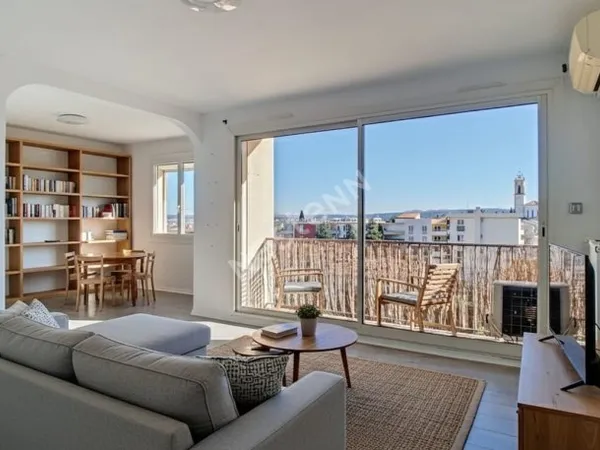 Appartement T4 avec Terrasse et Vue dégagée