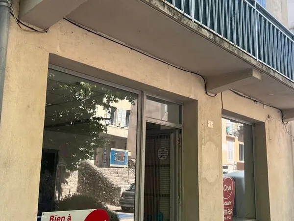 Local commercial 1 pièce 35 m²