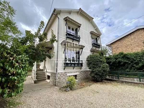 Maison/Villa 9 pièces