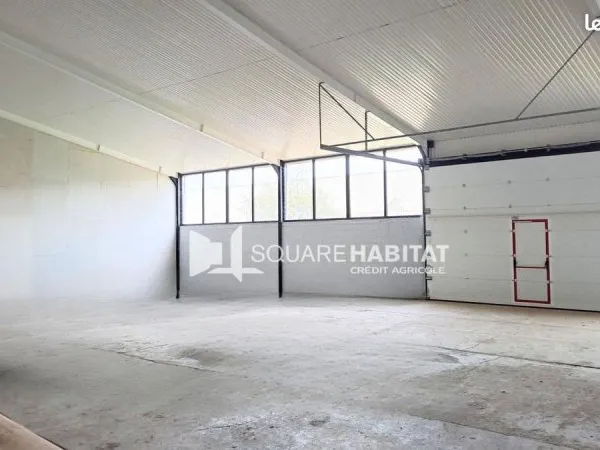 Local industriel 925 m²
