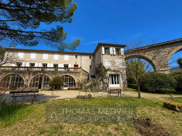 Maison 12 pièces 340 m²