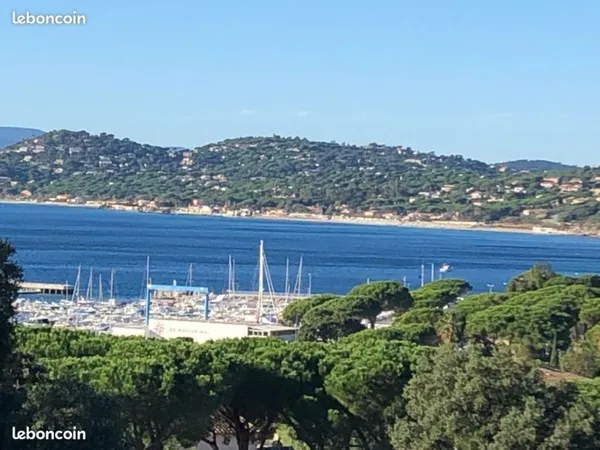 RARE Duplex vue mer Golf Saint-Tropez plage à pied