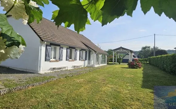 MAISON FAMILIALE- 4CHAMBRES- BUREAU-JARDIN-DOUBLE GARAGE