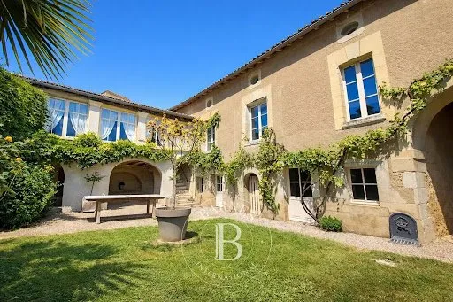 Hôtel particulier 10 pièces 263 m²