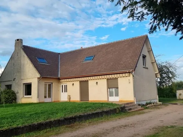 Superbe maison - 4 chambres - dépendances et terrain