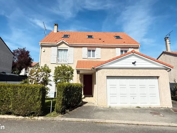 Maison contemporaine 167 m² de 6 Chambres - Quartier des Essarts