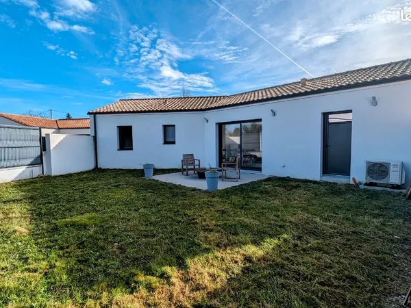 SAINTE-PAZANNE - Location meublée, maison de 92 m², 3 chambres
