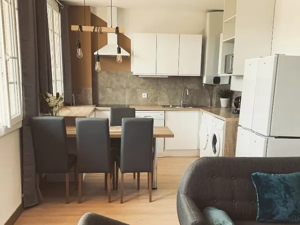 ⭐️chambre meublee dans appart avec balcon - au pied du tram⭐️