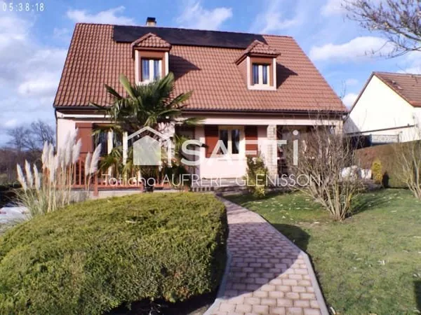 Maison de 8 pièces sur sous sol