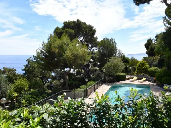 A louer, Cote d'Azur, Cap d'Ail, Remarquable appartement proche Monaco