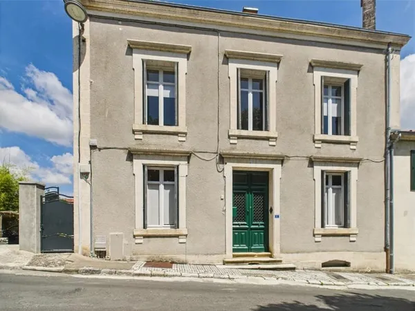 Élégante maison de ville à Riberac, proche de toutes commodités