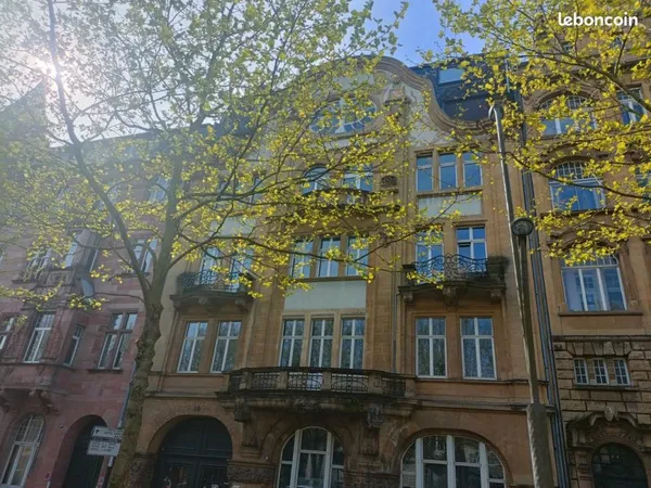 Bel appartement, élégant et rénové Ascenseur et parking sécurisé