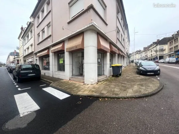 Local commercial 250 m²