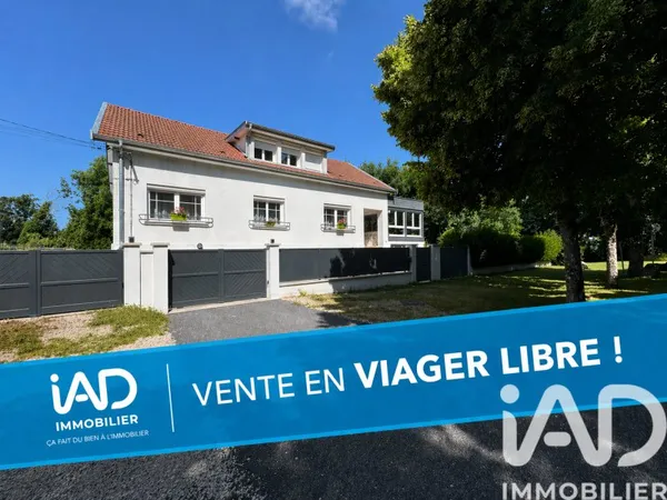 Maison 9 pièces 245 m²