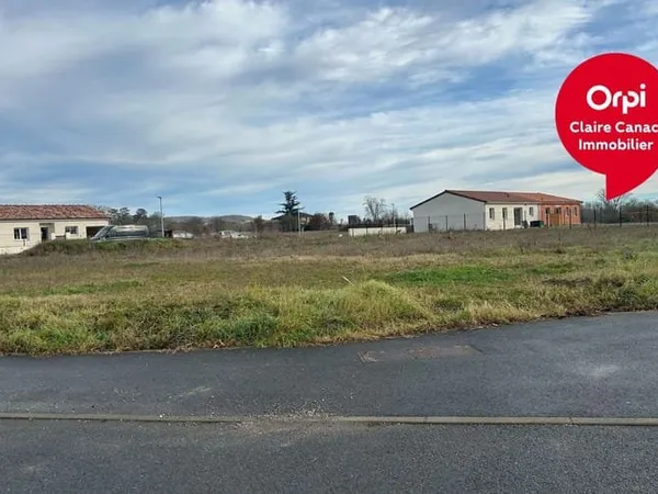 Terrain 751 m²