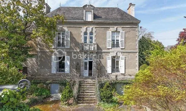 Bureaux 9 pièces 263 m²