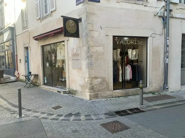 DROIT AU BAIL LA ROCHELLE PROCHE MARCHE