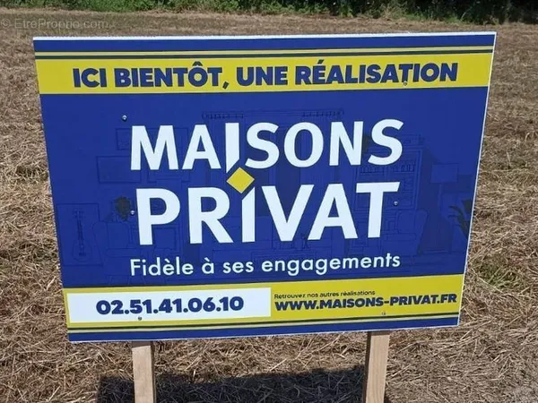 Terrain 254 m²