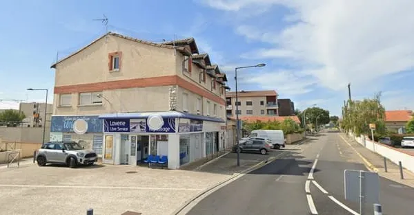 Blagnac, Place du Relais - Local commercial de 33.54 m² en angle.