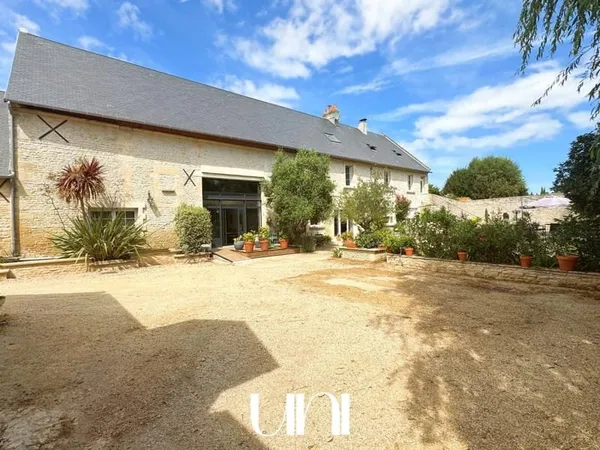 Maison T8 de 352 m2 avec terrain de 1,4 hectares