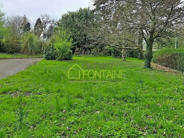 Terrain hors lotissement proche tous les services de 409 m2 cadre privilégié
