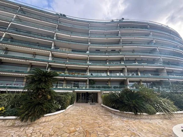 Studio 1 pièce 45 m²