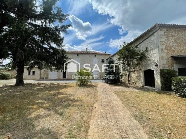 Maison en pierres - 6 chambres - grange et piscine