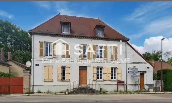 Belle propriété en bordure de rivière