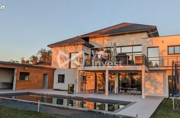 Propriété 6 pièces 260 m²