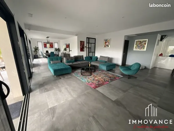 Villa 7 pièces 220 m²