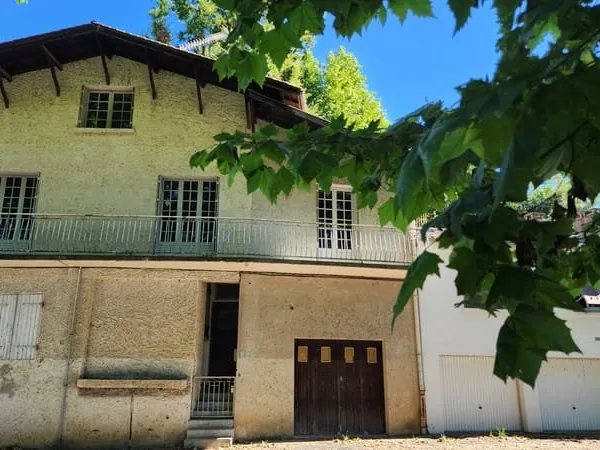 IMMEUBLE AVEC 4 APPARTEMENTS