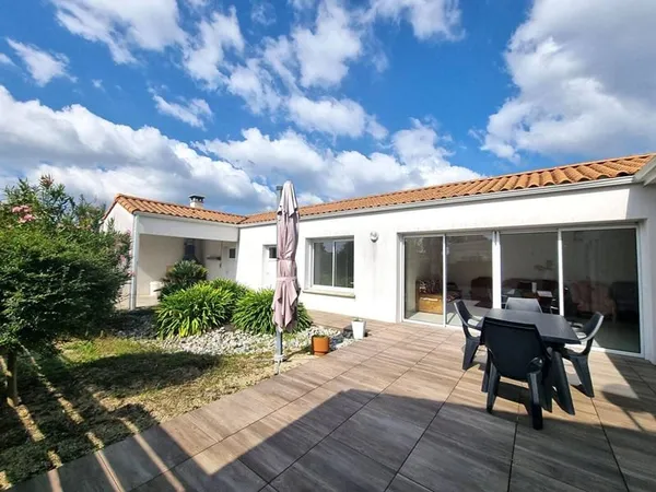 Maison de plain-pied 4 pièces 141 m²