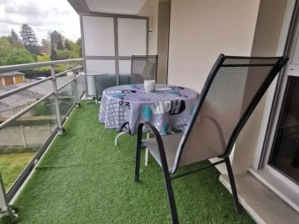 Appartement 72m2, T3, très proche gare et centre ville, parfait état, terrasse 13m2,boxe fermé, asce