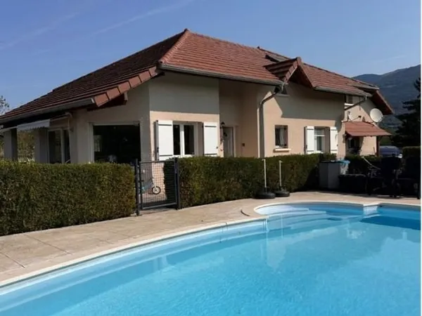 Maison familiale avec piscine