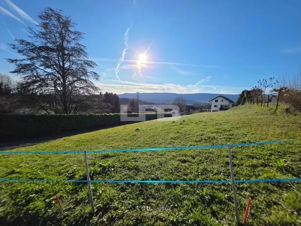 Terrain libre de constructeur - 910 m²