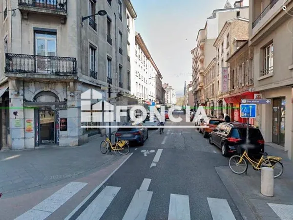 Location - Local commercial - 60 m² - 18 000 €/an HC HT -