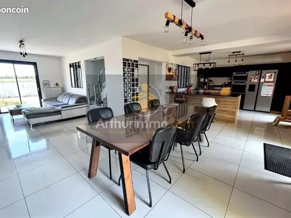 Maison 8 pièces 160 m²